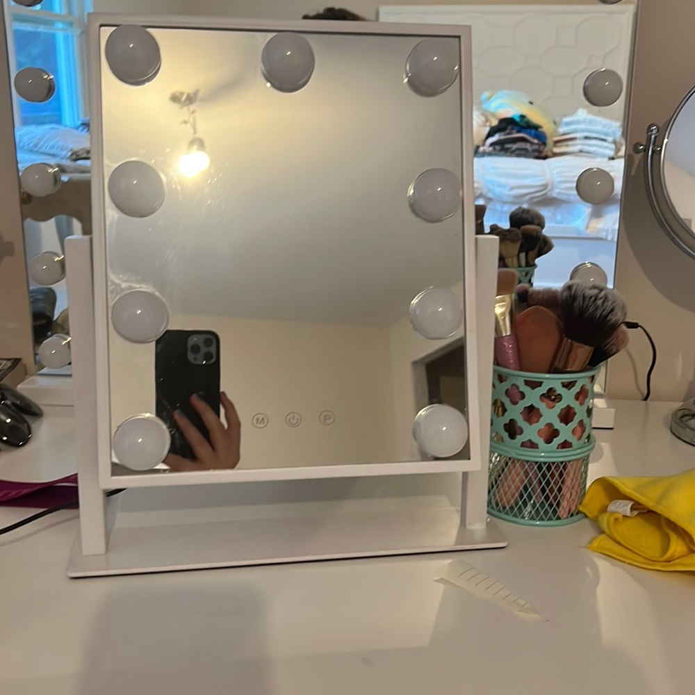 vanity mirror
